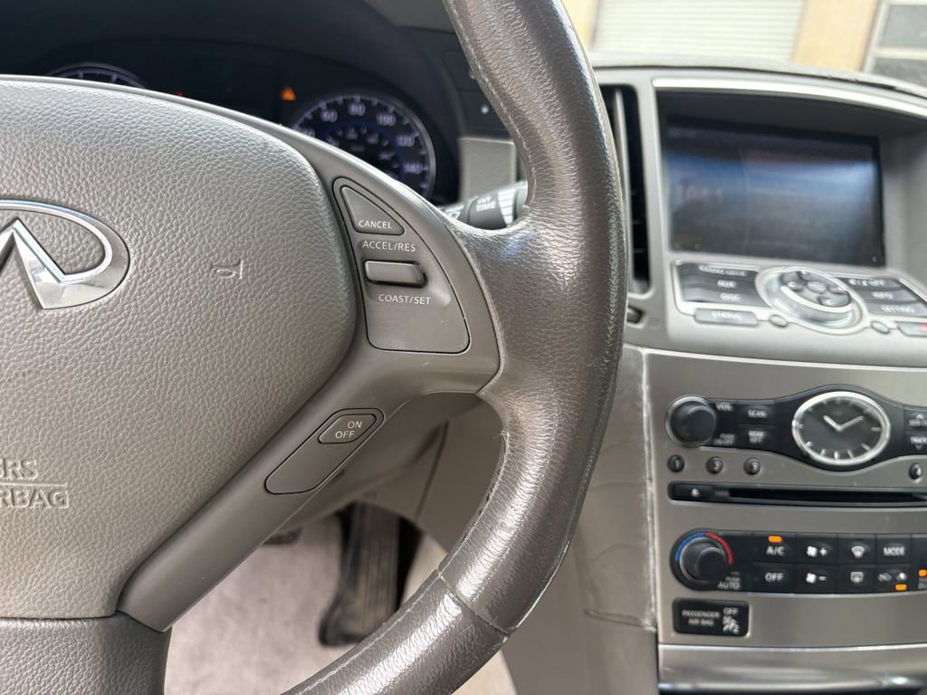 Used 2011 INFINITI G37 Journey RWD image 16