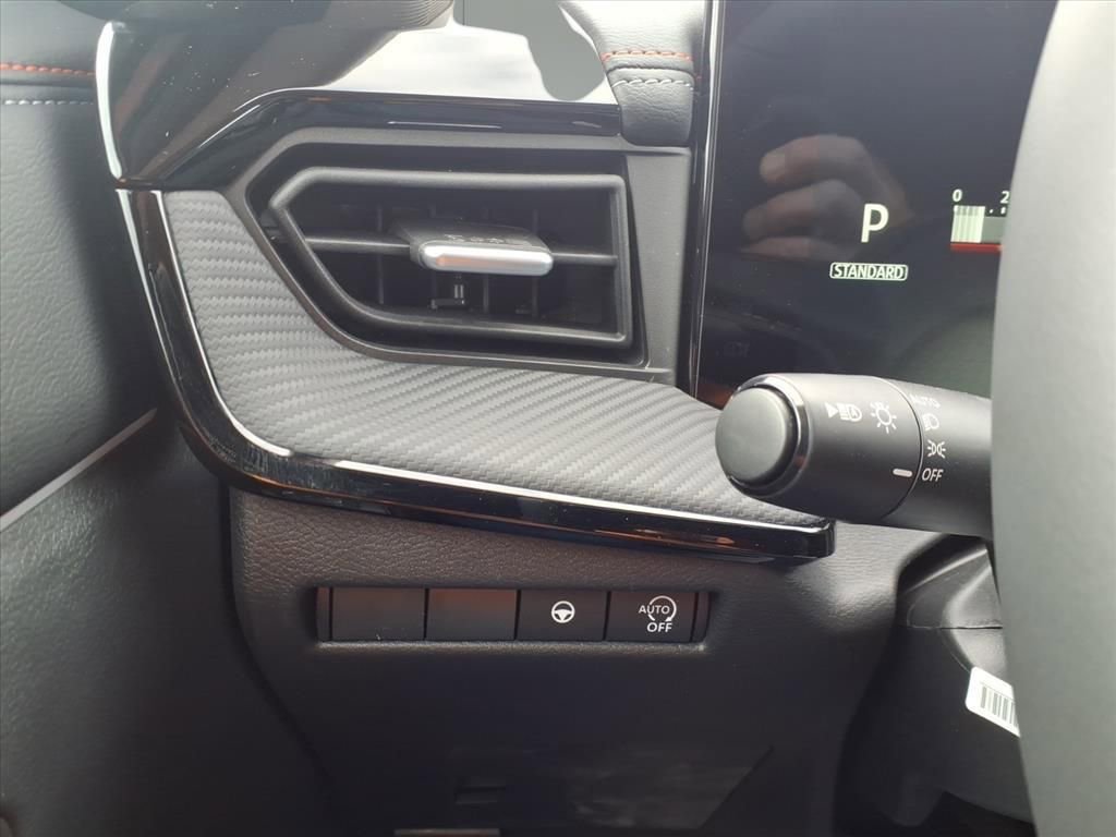 New 2026 Nissan Kicks SR FWD image 14