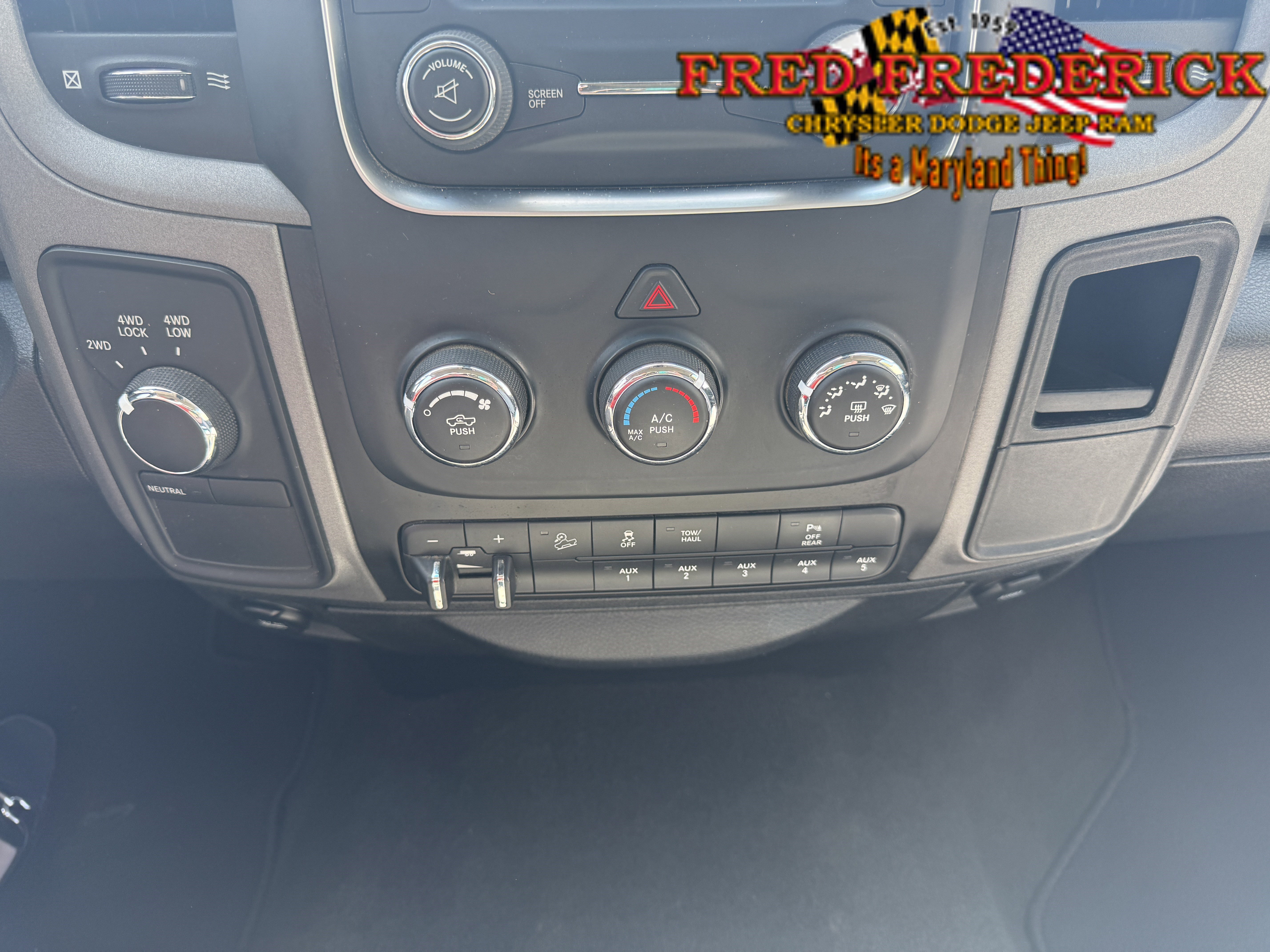 Used 2018 RAM 2500 Tradesman w/ Chrome Appearance Group image 13