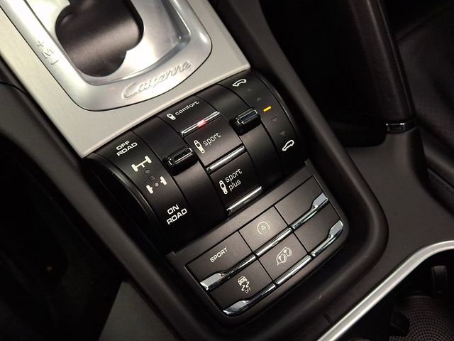 Used 2017 Porsche Cayenne GTS AWD/4WD image 24