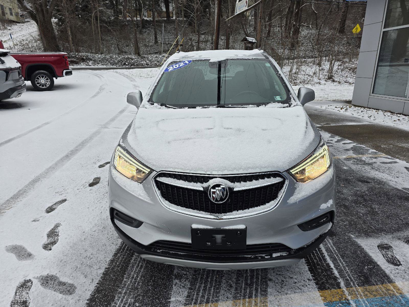 Used 2021 Buick Encore Preferred w/ Safety Package image 4