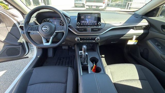 New 2026 Nissan Altima 2.5 SV FWD image 17