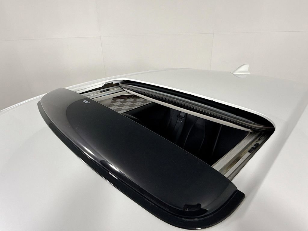 Used 2023 Acura TLX w/ Technology Package image 42