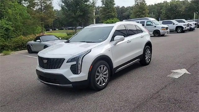 Used 2022 Cadillac XT4 Premium Luxury w/ Safety Alert Package image 6