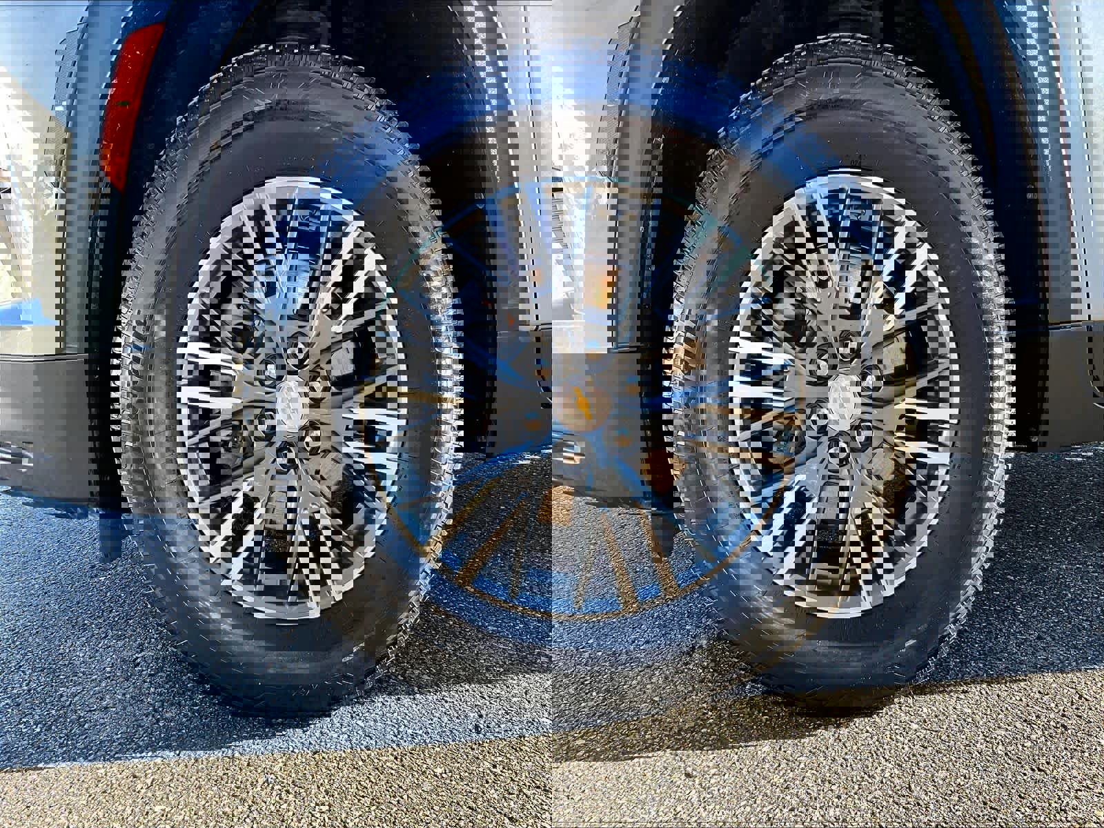 Used 2025 Chevrolet Traverse LT image 7