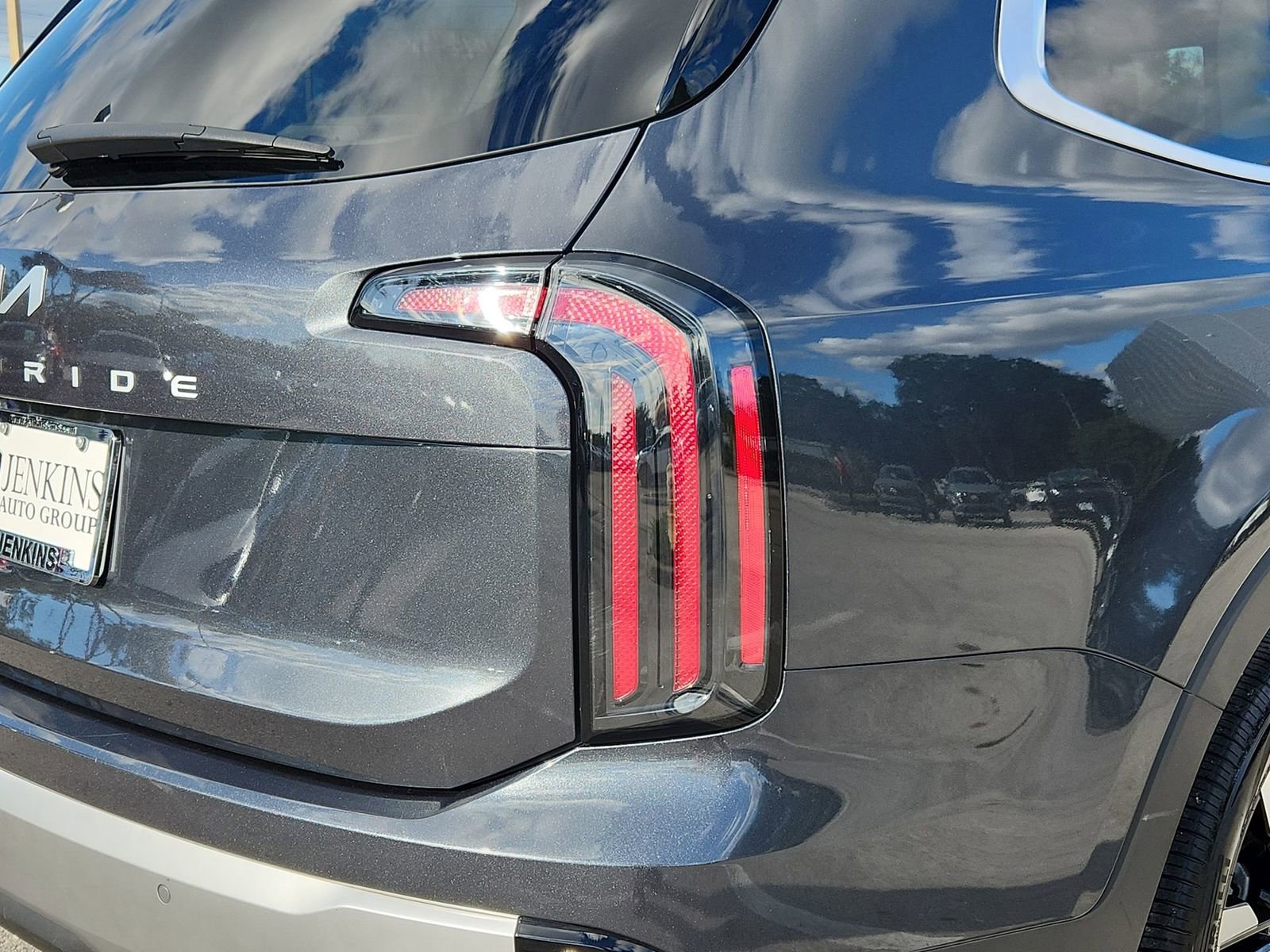 Used 2023 Kia Telluride SX image 7