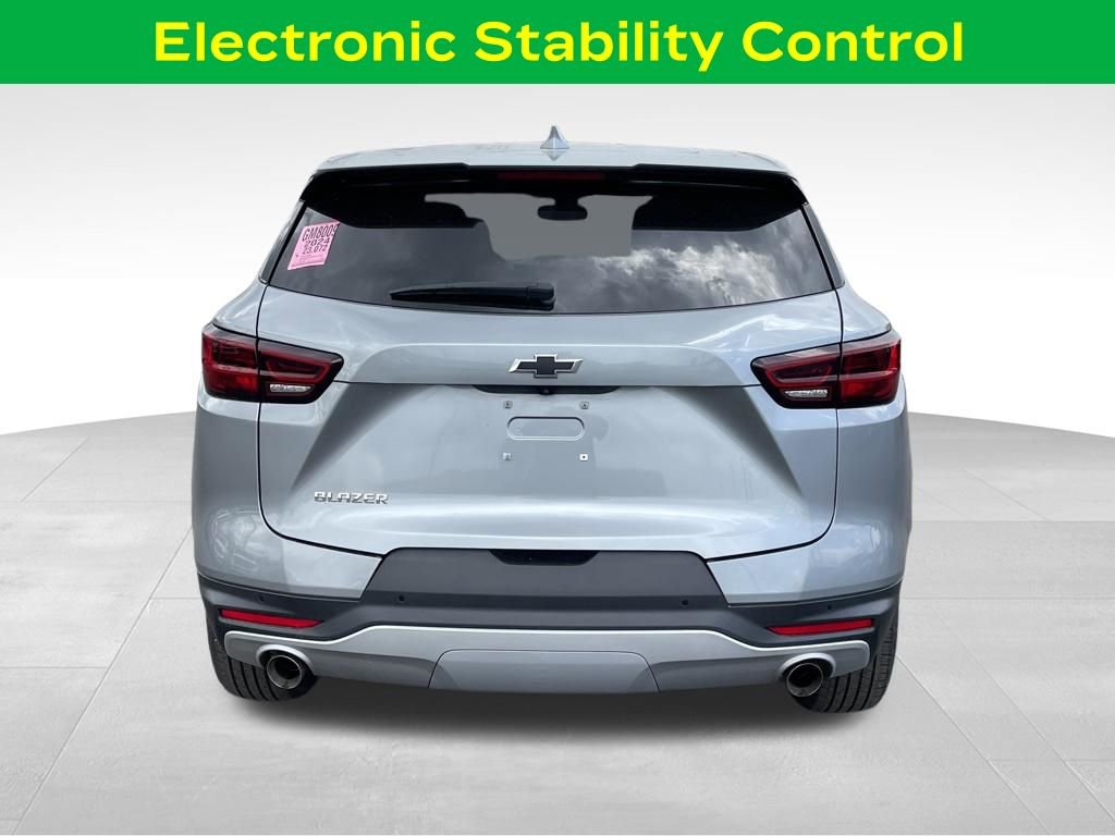 Used 2024 Chevrolet Blazer LT w/ Driver Confidence Package FWD image 10