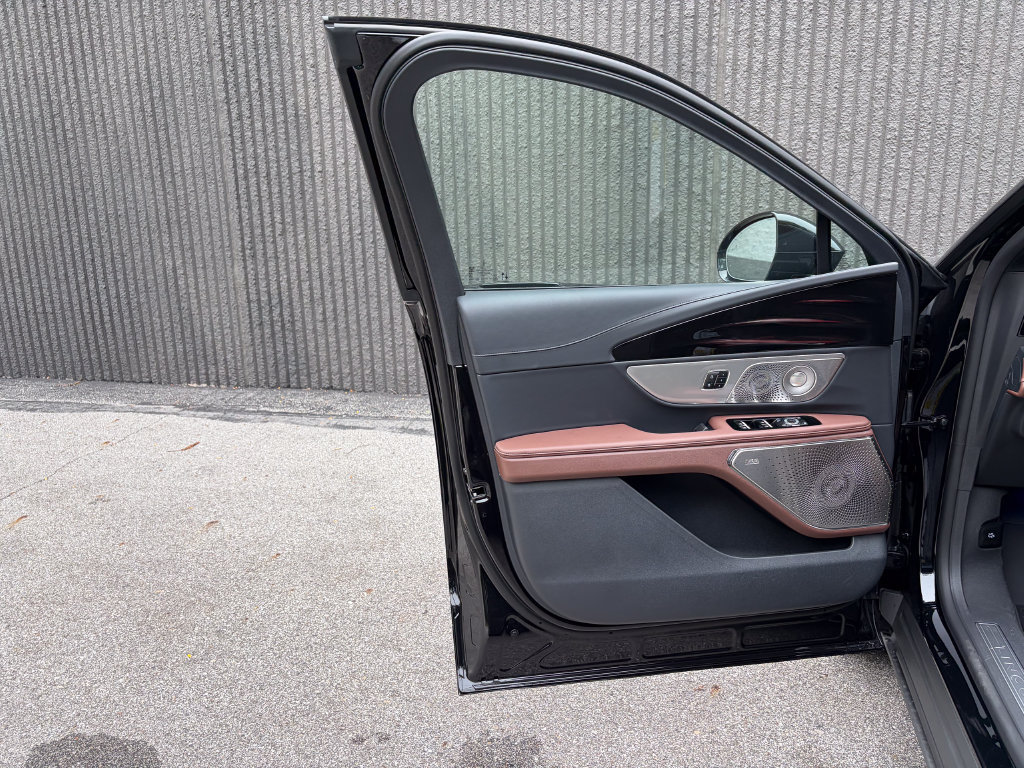 New 2026 Lincoln Nautilus Reserve AWD/4WD image 16