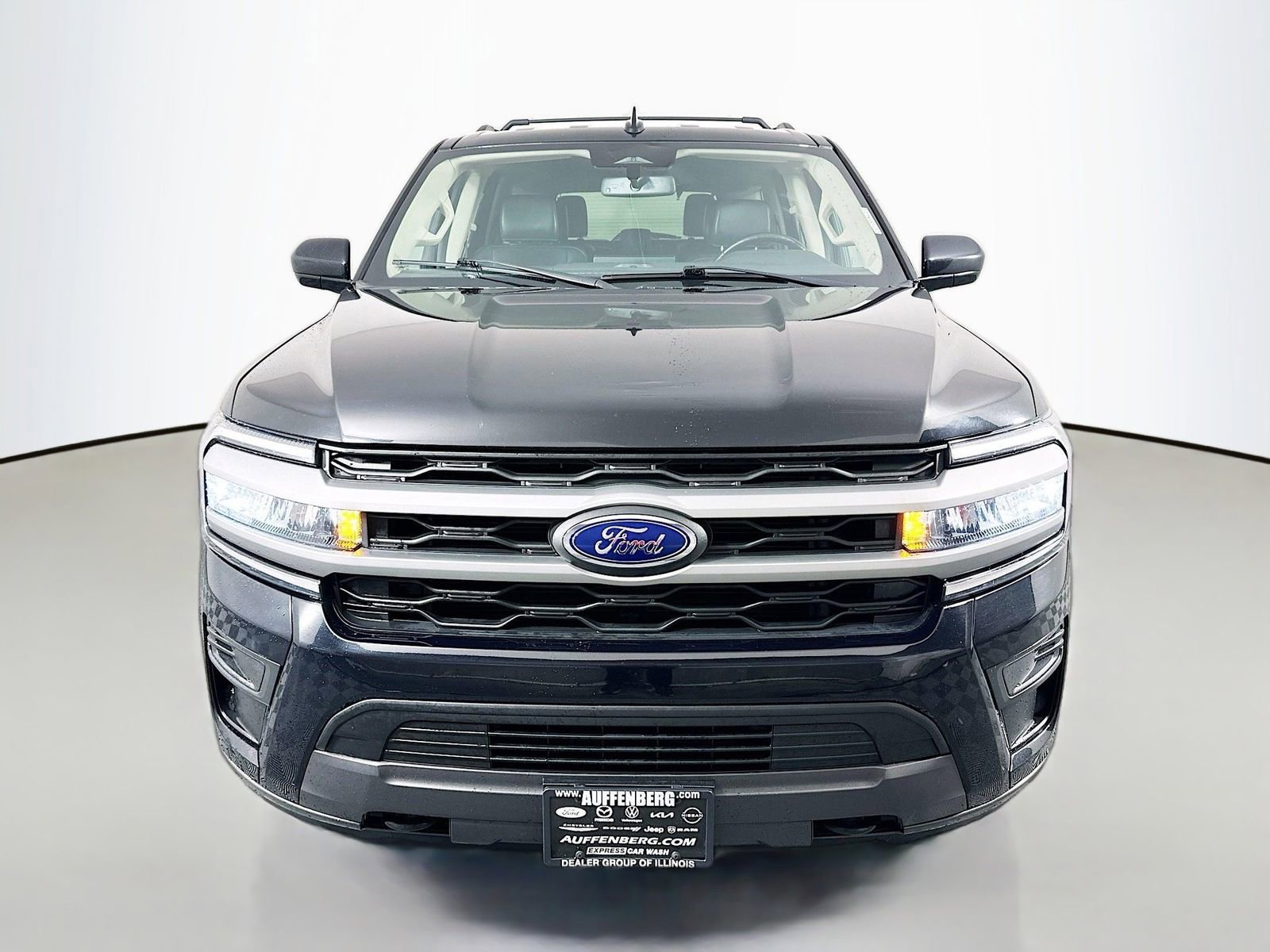 Used 2023 Ford Expedition XLT AWD/4WD image 2