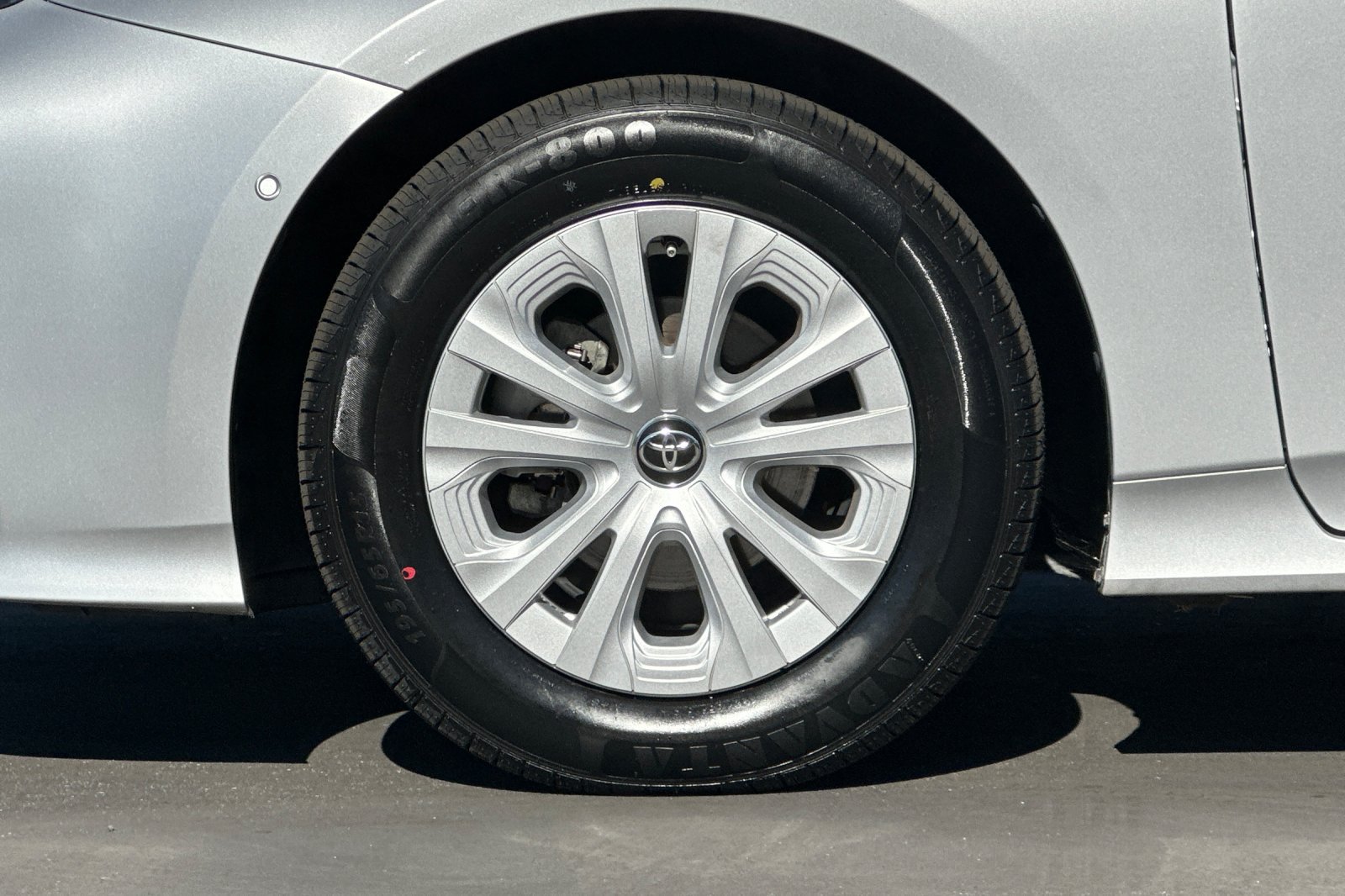 Certified 2021 Toyota Prius LE w/ Carpet Mat Package (TMS) FWD image 25