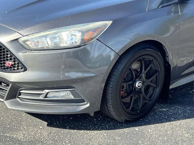 Used 2016 Ford Focus ST FWD image 9