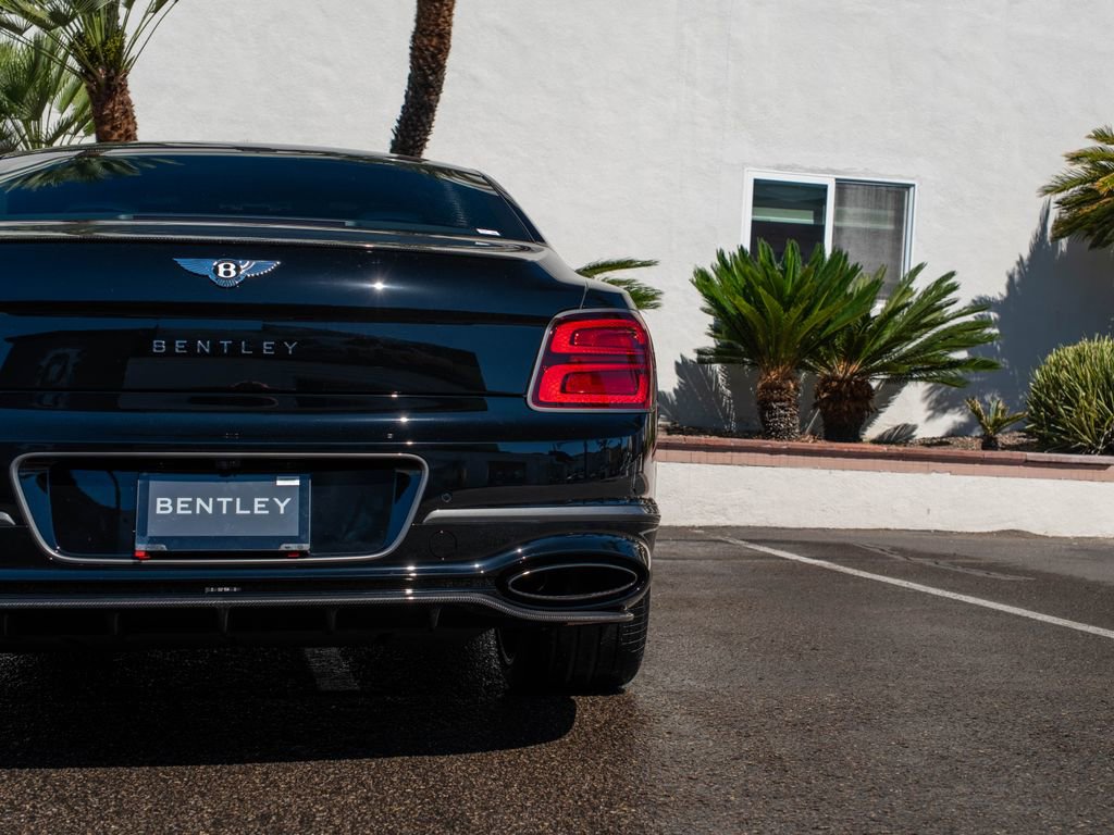 Used 2025 Bentley Flying Spur Plug-In Hybrid AWD/4WD image 15