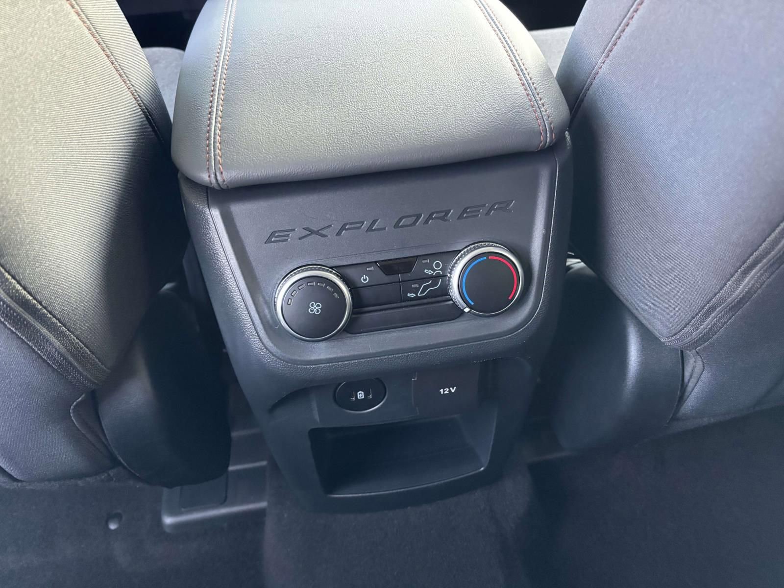 Used 2025 Ford Explorer Active image 35