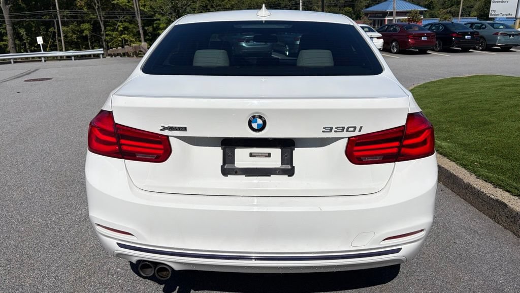 Used 2018 BMW 330i xDrive Sedan AWD/4WD image 3