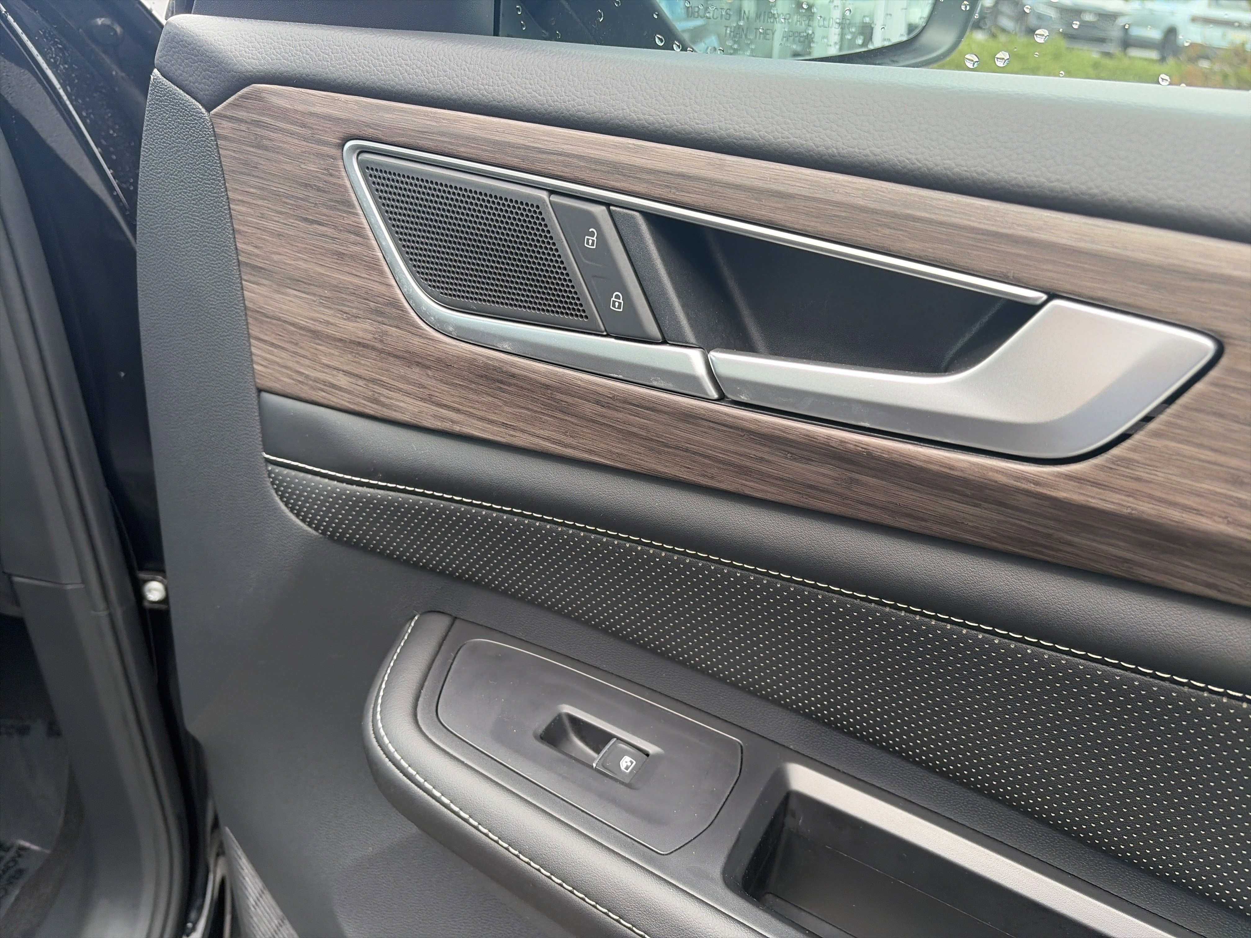 Used 2024 Volkswagen Atlas SEL image 39