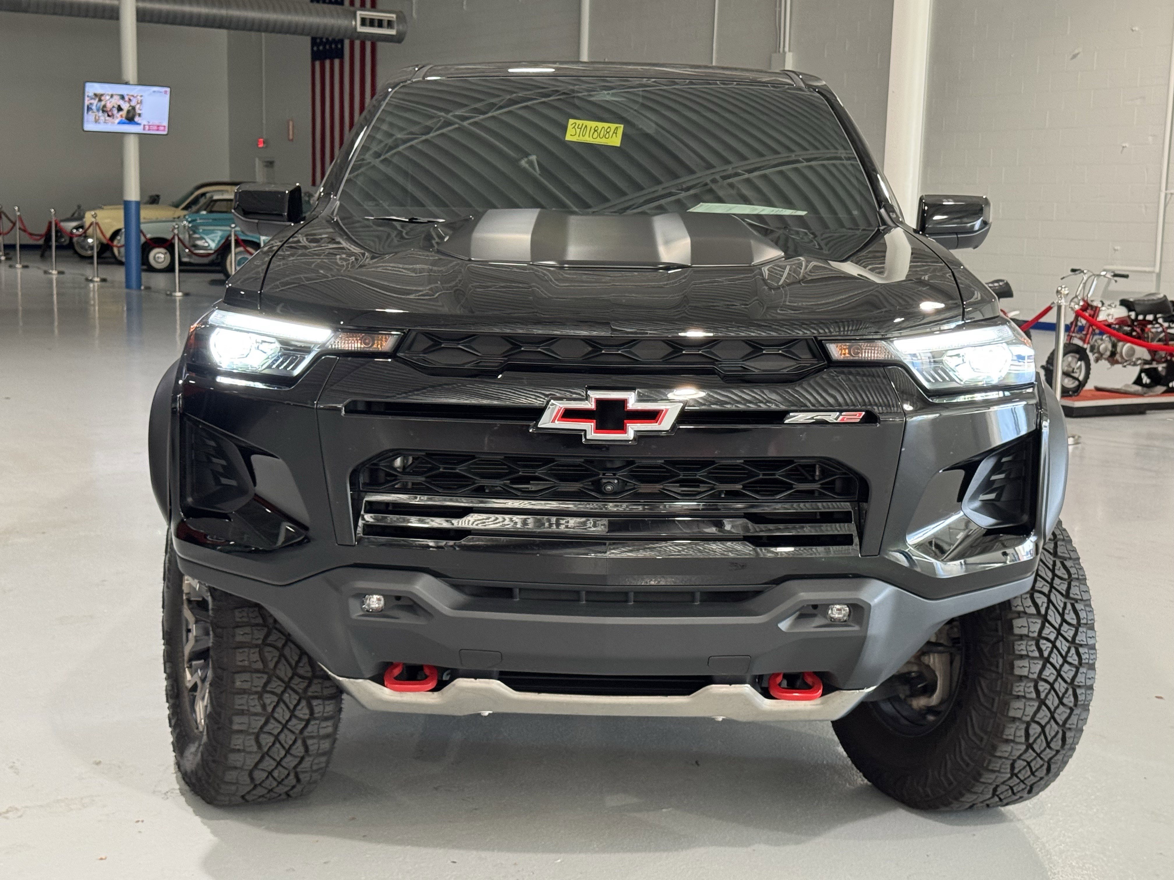 Used 2024 Chevrolet Colorado ZR2 w/ Technology Package image 18