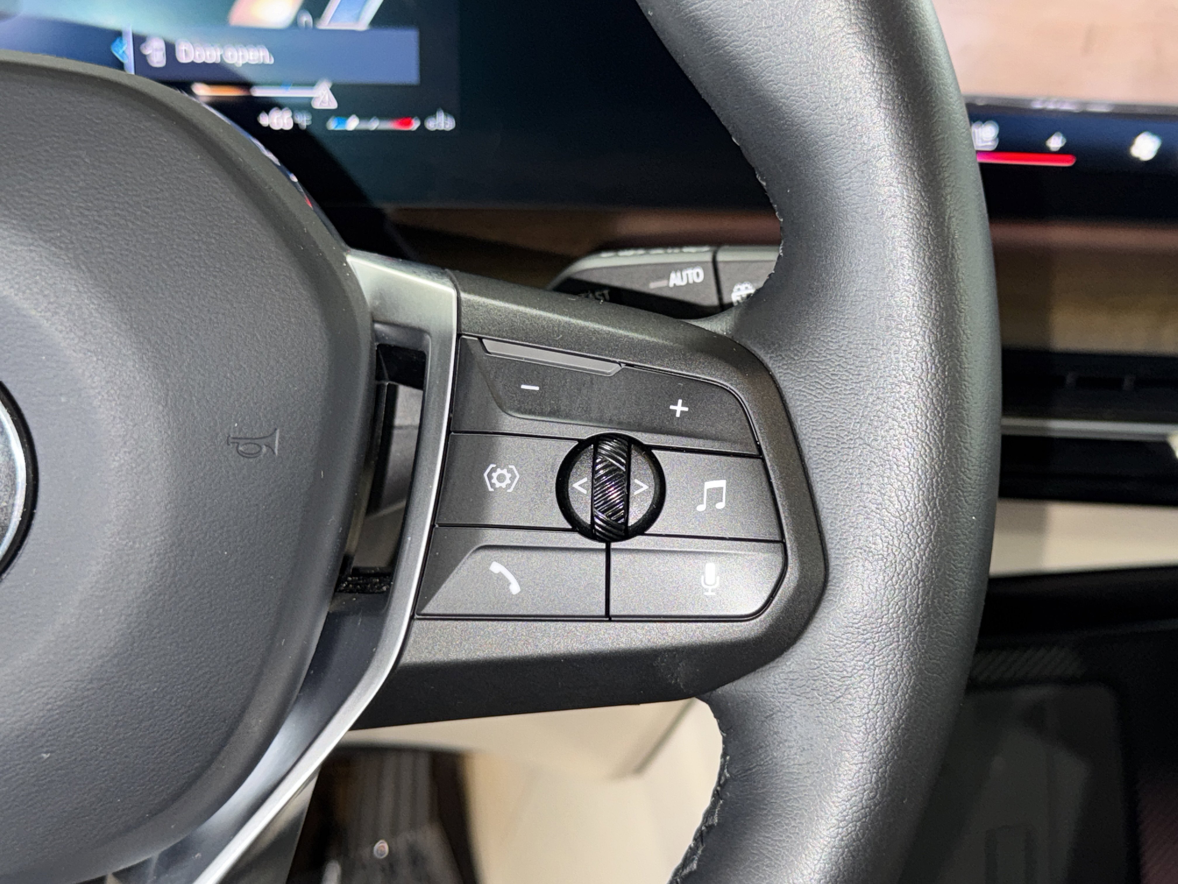 Certified 2025 BMW X1 xDrive28i w/ Convenience Package image 23