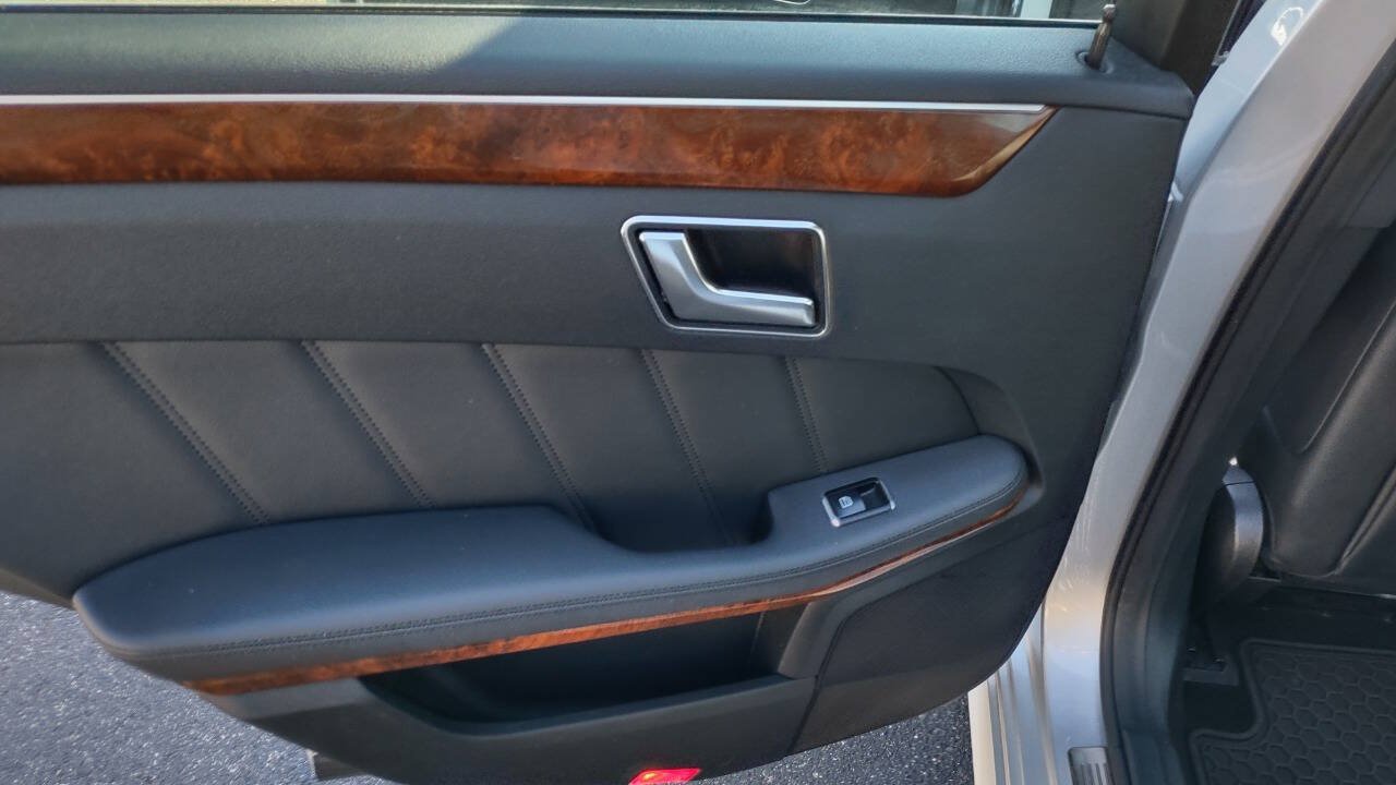 Used 2012 Mercedes-Benz E 350 4MATIC Sedan image 35