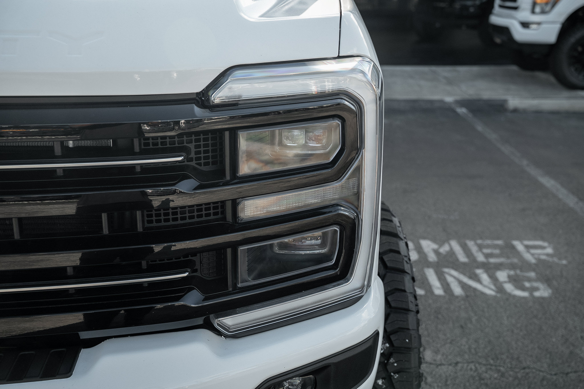 Used 2025 Ford F250 Platinum AWD/4WD image 8