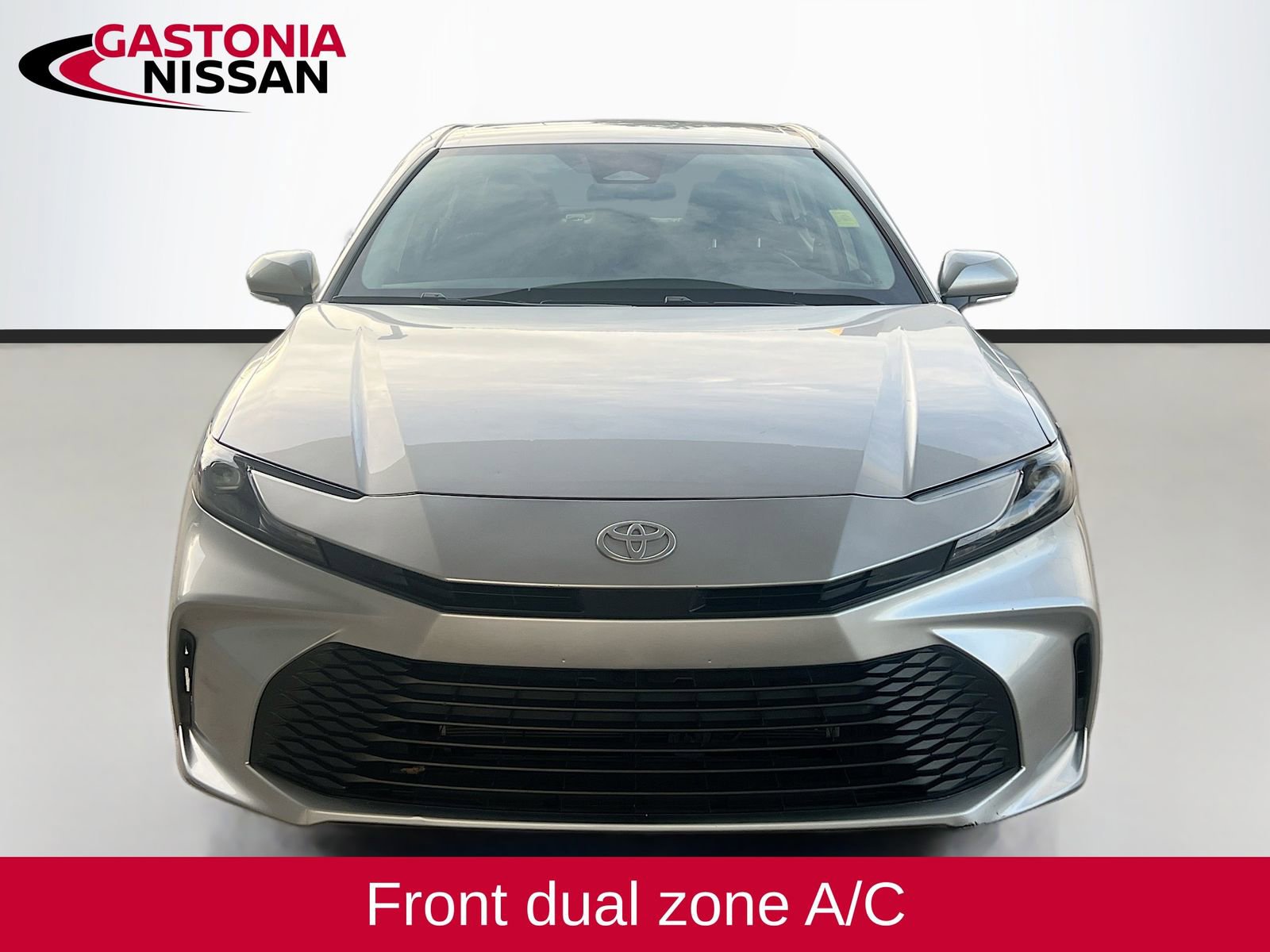 Used 2025 Toyota Camry LE image 2