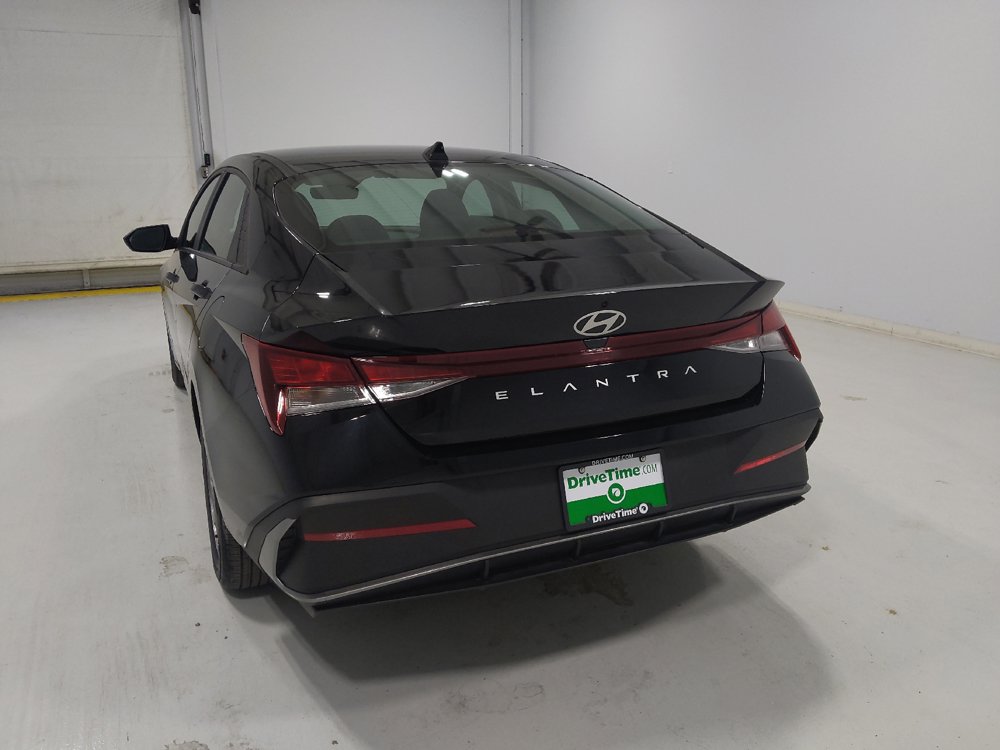 Used 2025 Hyundai Elantra SE FWD image 6