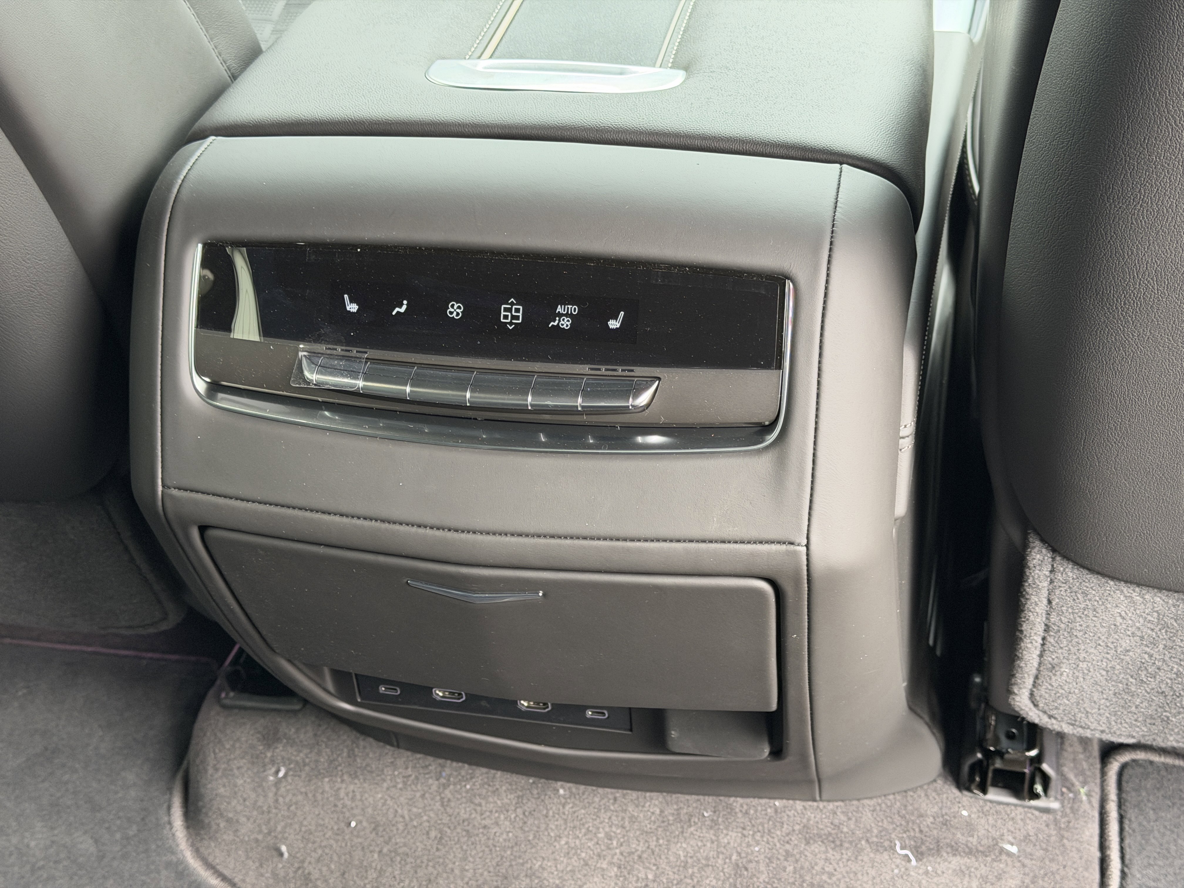 New 2026 Cadillac Escalade ESV V image 25