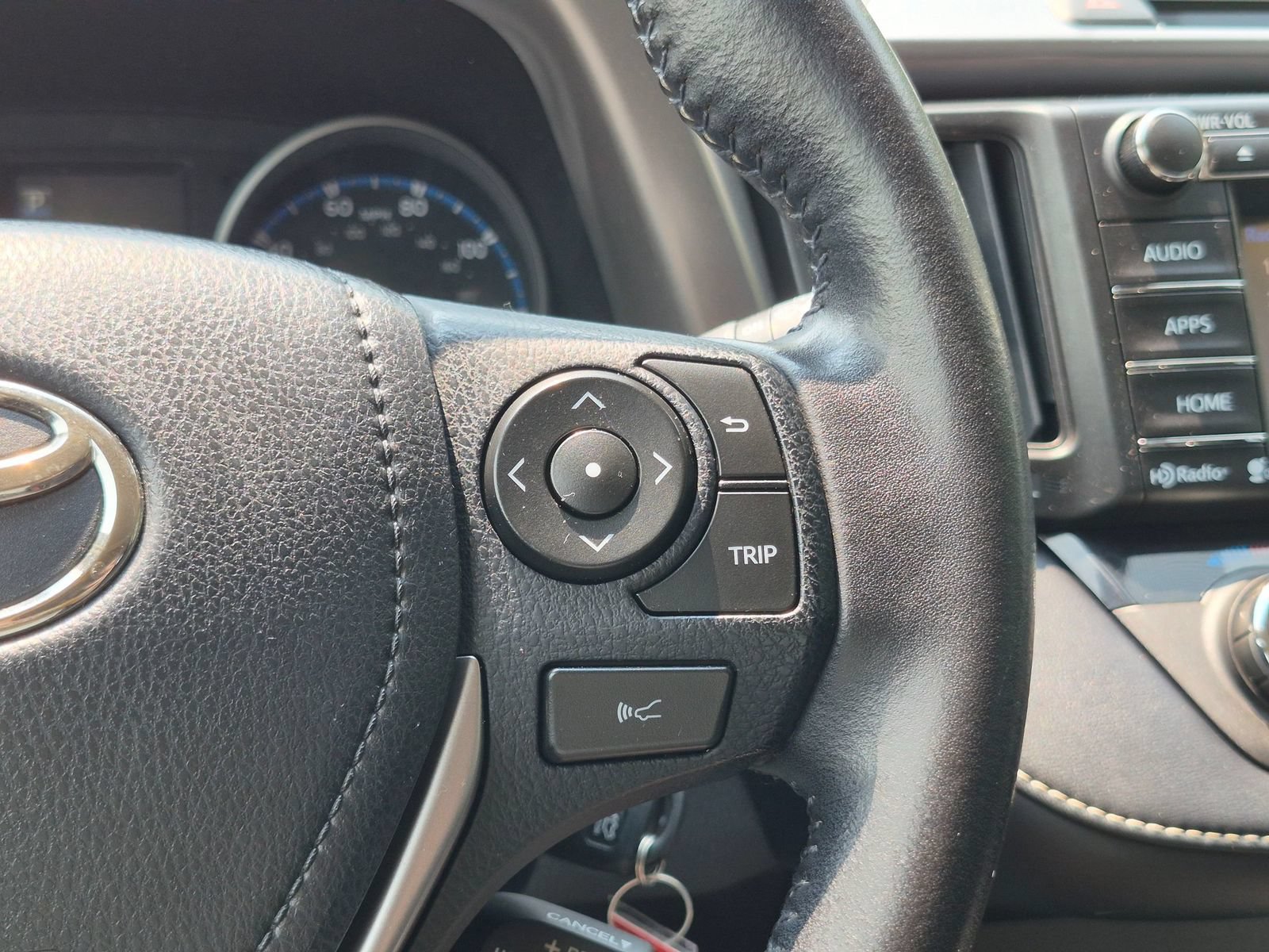 Used 2017 Toyota RAV4 XLE AWD/4WD image 16