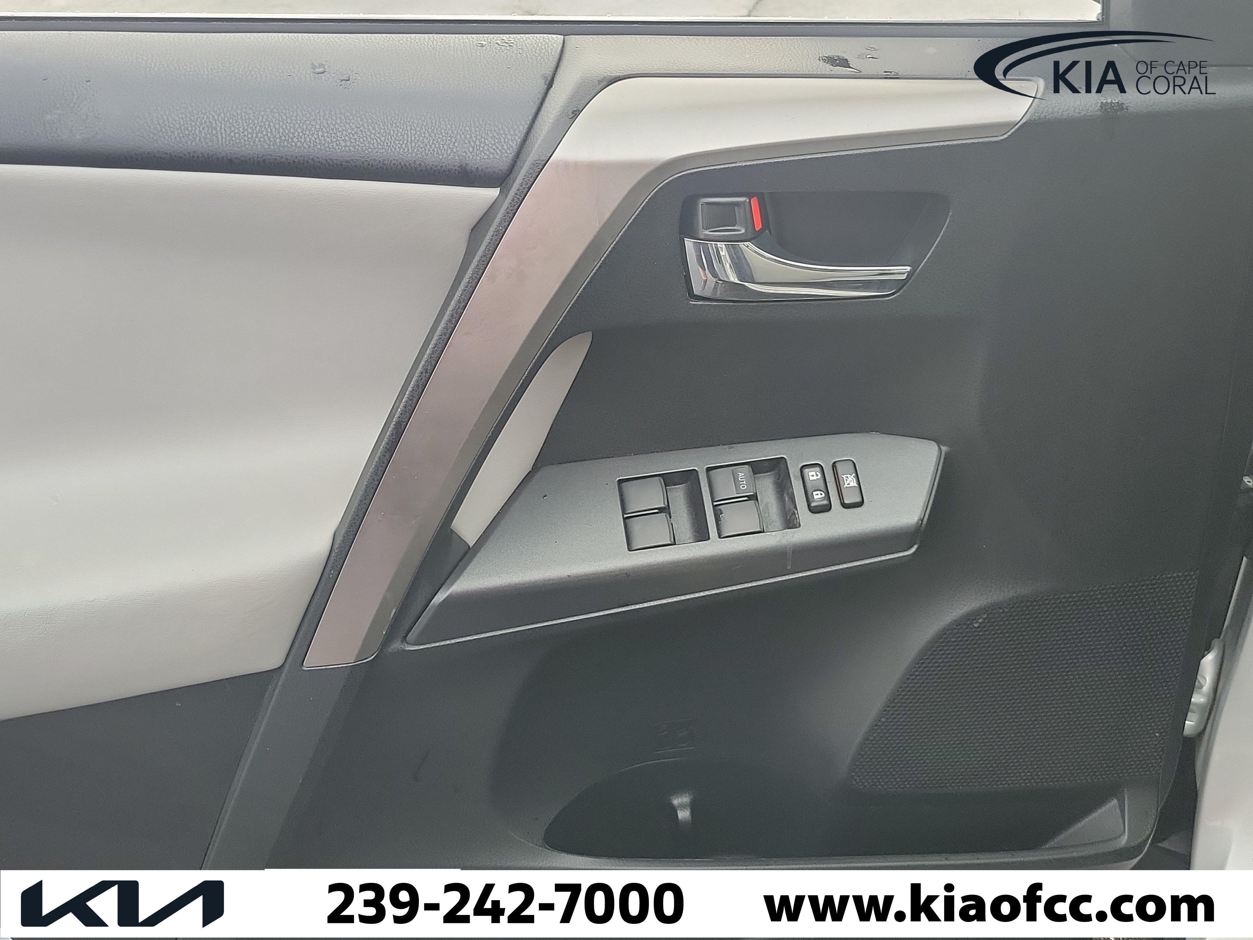 Used 2016 Toyota RAV4 XLE AWD/4WD image 24