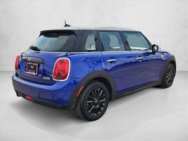 Used 2020 MINI Cooper 4-Door Hardtop w/ Storage Package FWD image 5