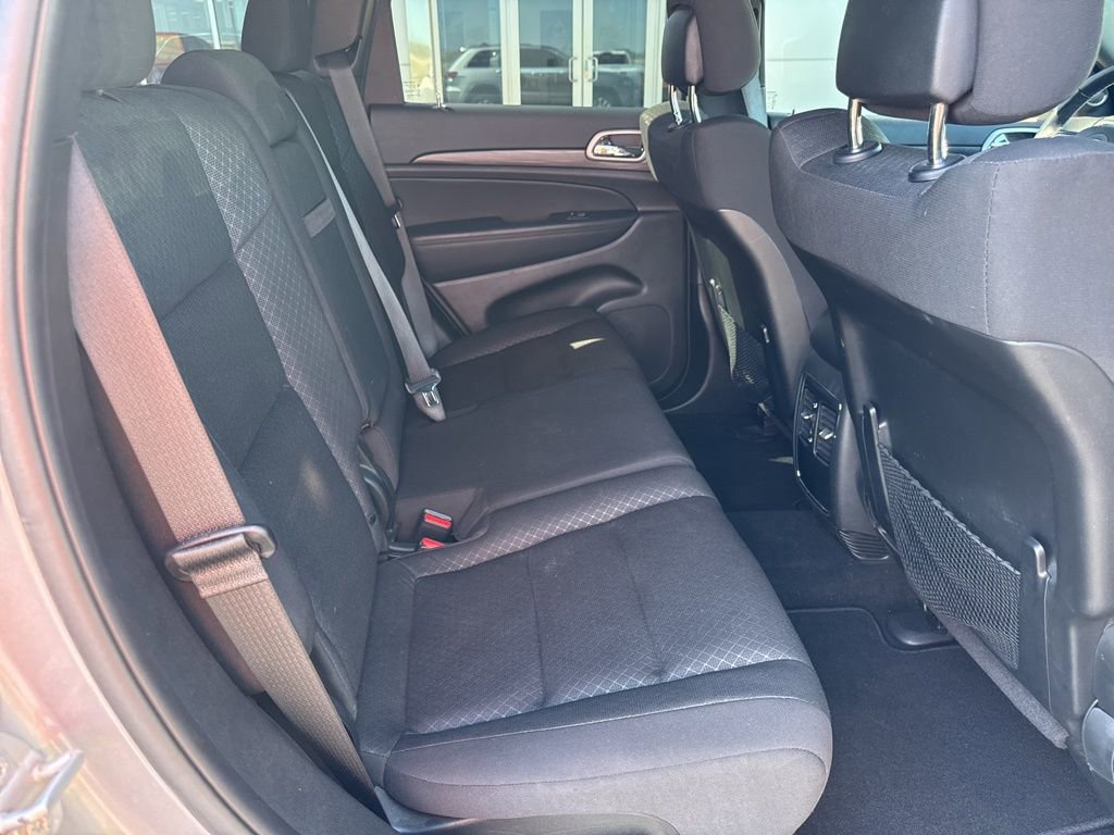 Used 2021 Jeep Grand Cherokee Laredo AWD/4WD image 30