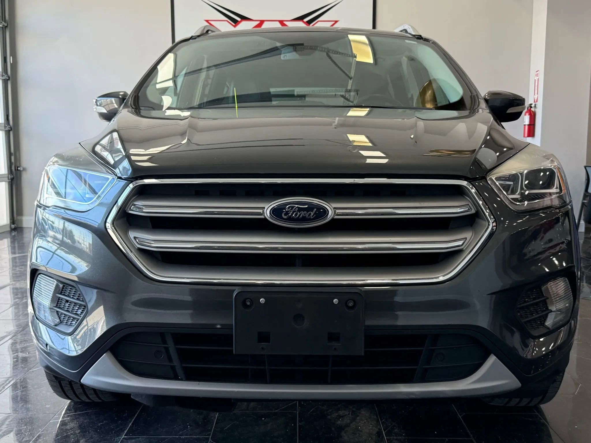 Used 2018 Ford Escape Titanium image 2