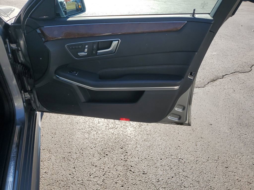 Used 2014 Mercedes-Benz E 350 E 350 image 32