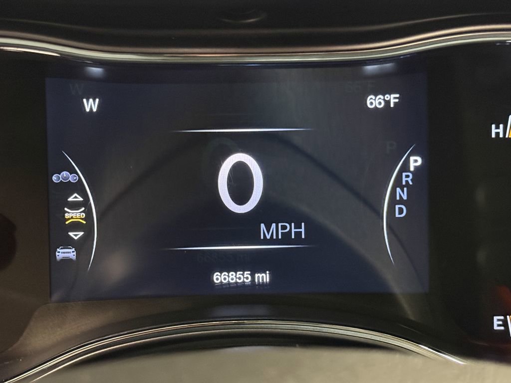 Used 2019 Jeep Grand Cherokee Laredo AWD/4WD image 78