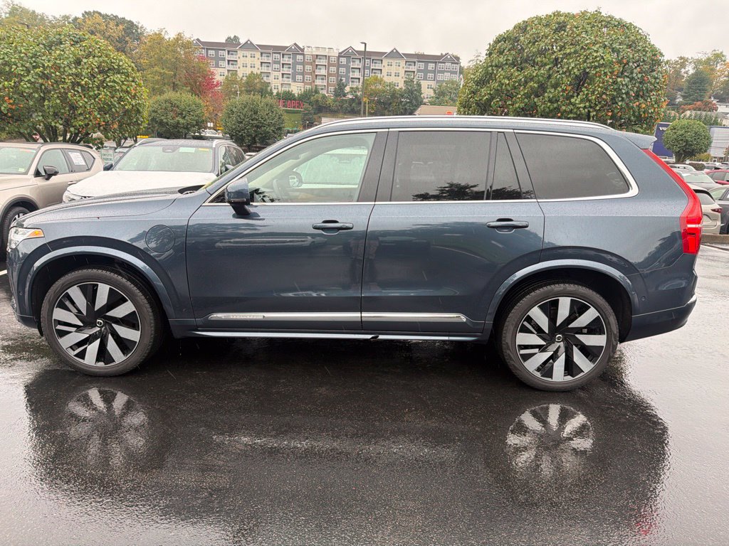 Used 2024 Volvo XC90 T8 Plus w/ Protection Package Premier AWD/4WD image 3