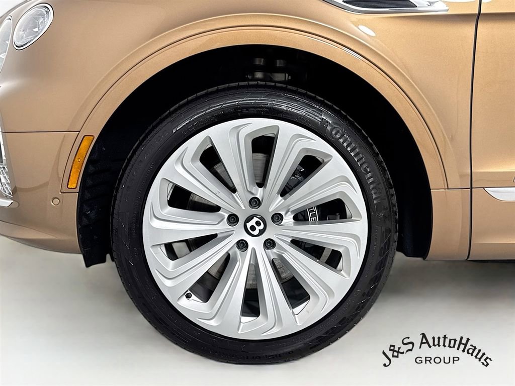Used 2021 Bentley Bentayga AWD/4WD image 39