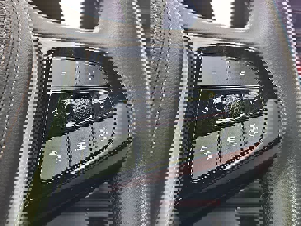 Used 2020 BMW 540i w/ Convenience Package image 27