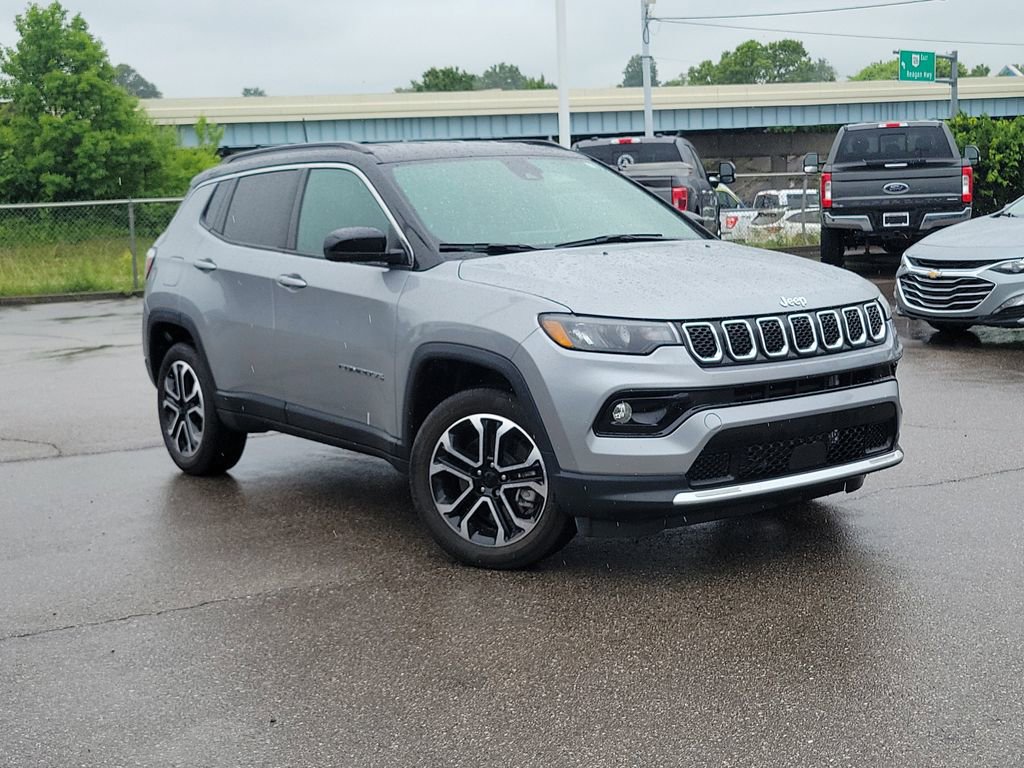 Used 2024 Jeep Compass Limited AWD/4WD image 31
