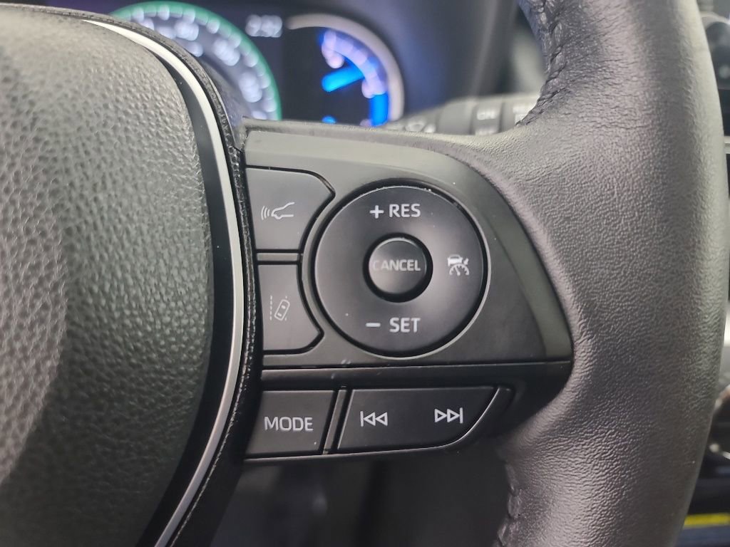 Used 2020 Toyota RAV4 Limited AWD/4WD image 32