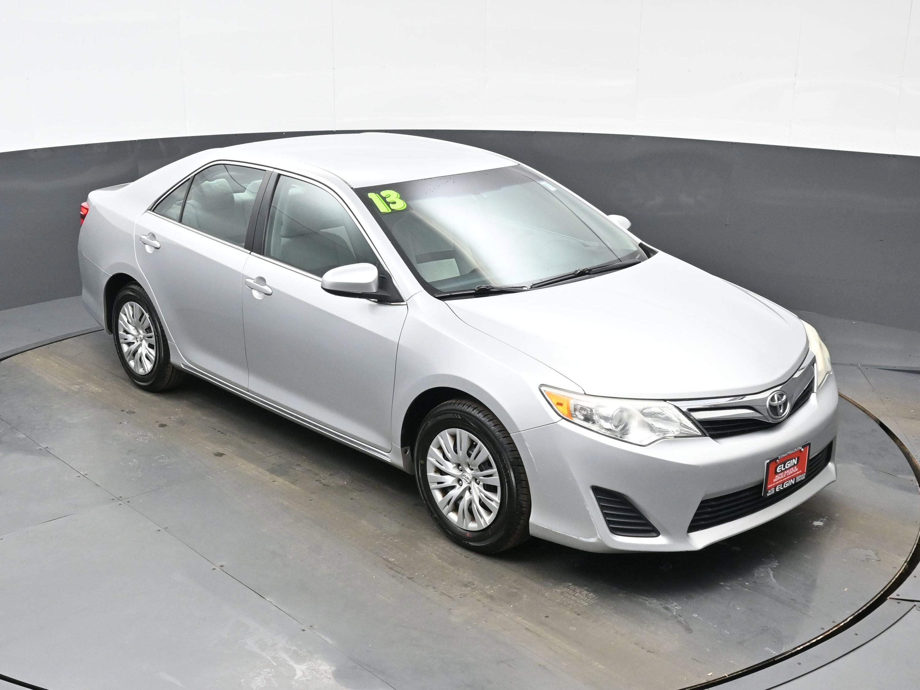 Used 2013 Toyota Camry LE image 35