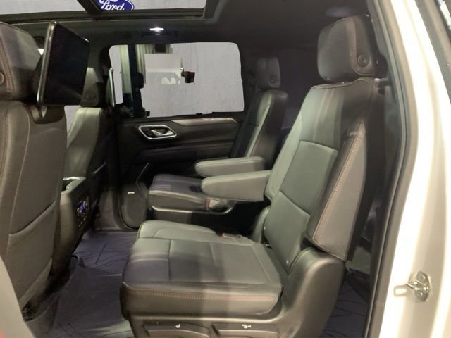Used 2024 Chevrolet Suburban RST w/ Luxury Package AWD/4WD image 22