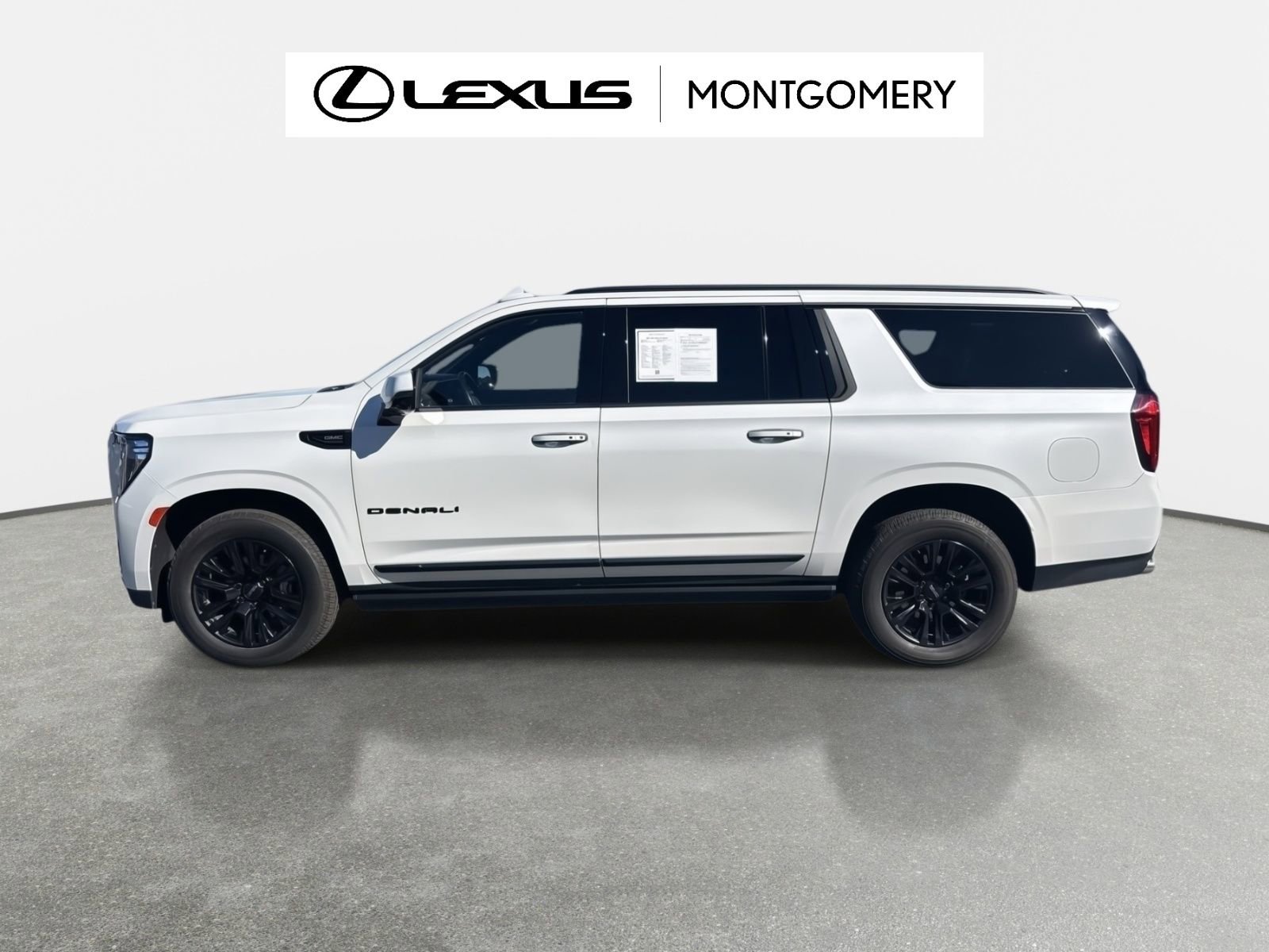 Used 2022 GMC Yukon XL Denali image 3