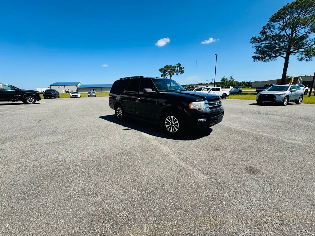 Used 2016 Ford Expedition XLT w/ Equipment Group 202A image 8