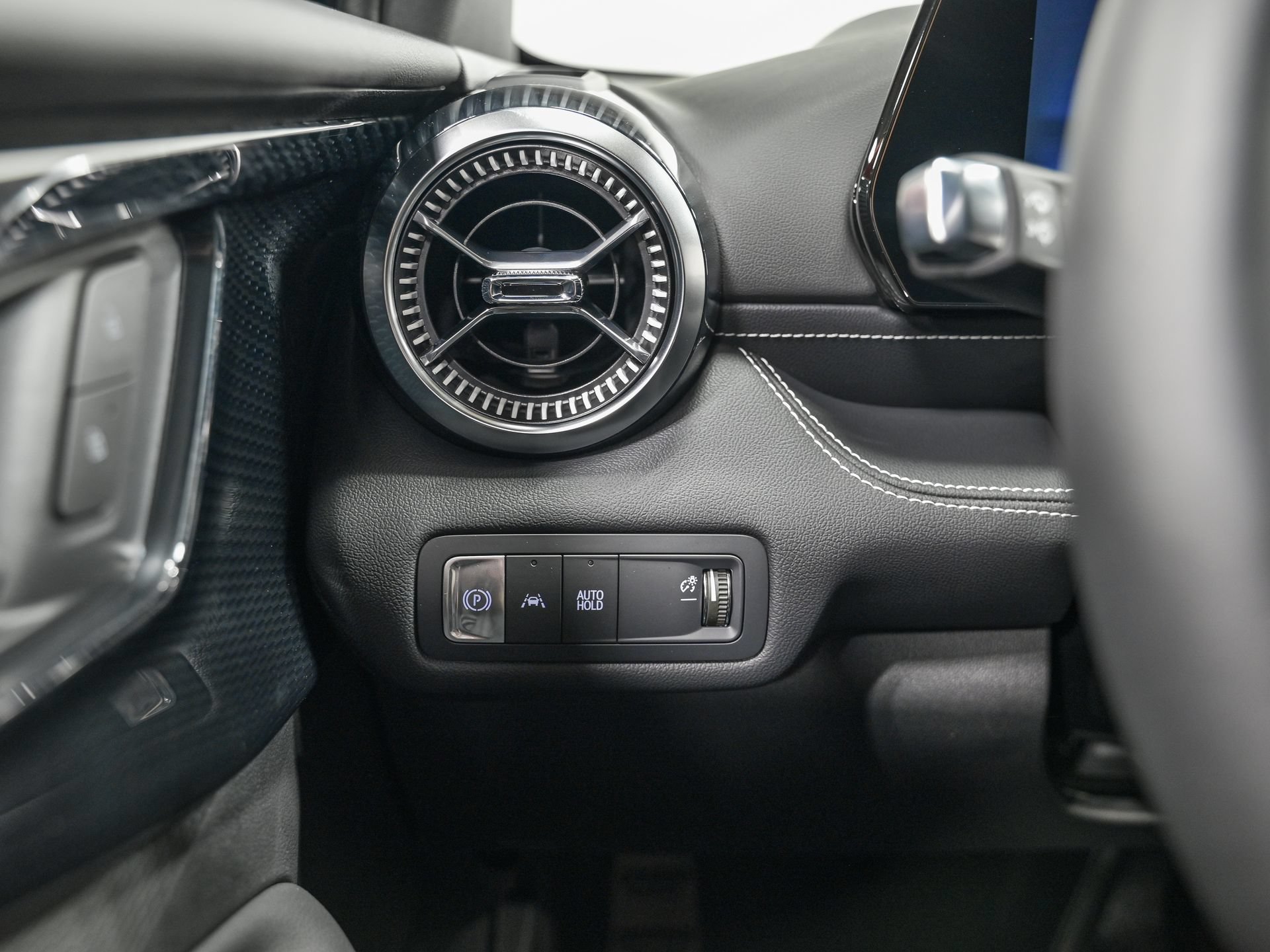 Used 2024 Chevrolet Blazer EV LT AWD/4WD image 18