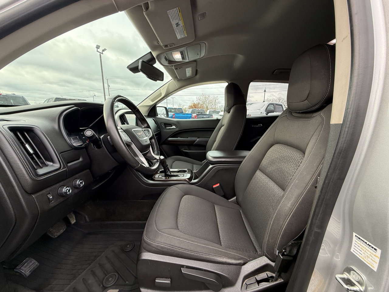 Used 2017 GMC Canyon SLE w/ SLE Convenience Package image 16