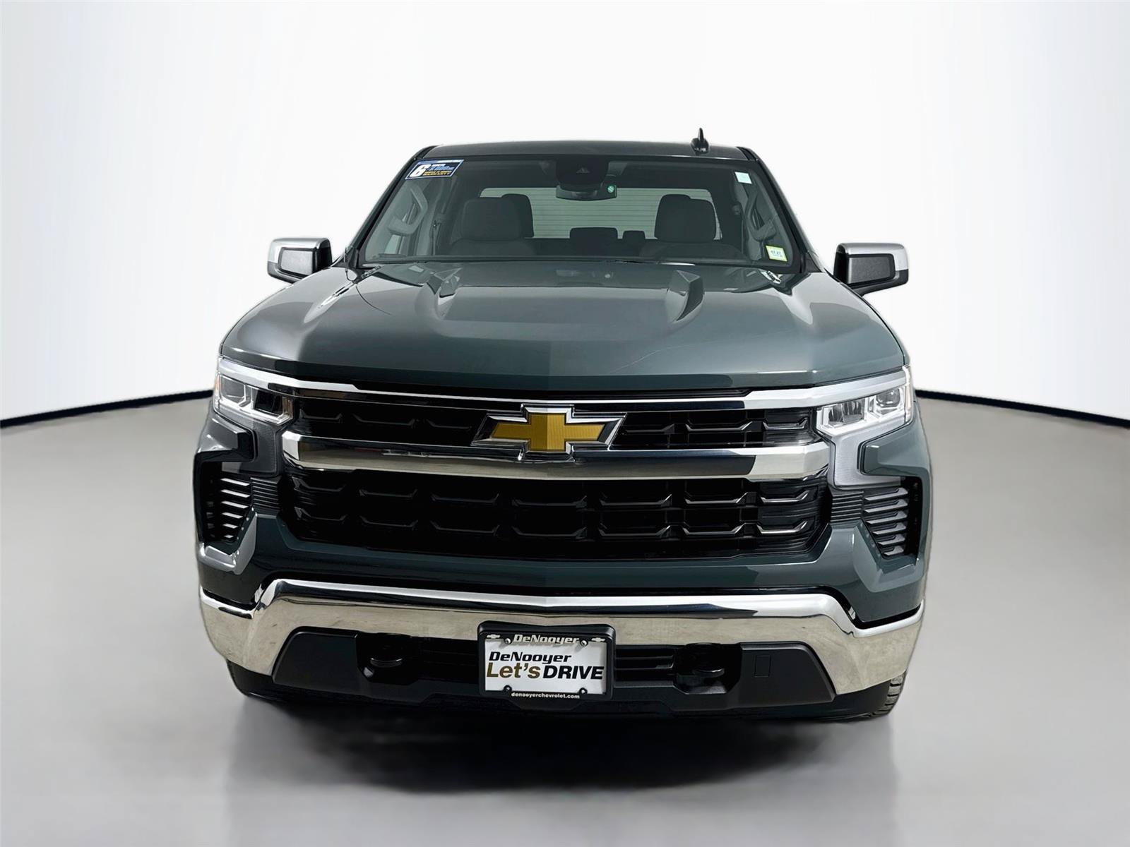 Used 2025 Chevrolet Silverado 1500 LT AWD/4WD image 4