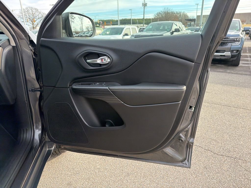 Used 2016 Jeep Cherokee Limited w/ Luxury Group image 22