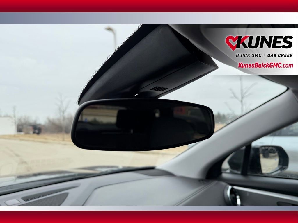 Used 2025 Chevrolet Blazer LT FWD image 22