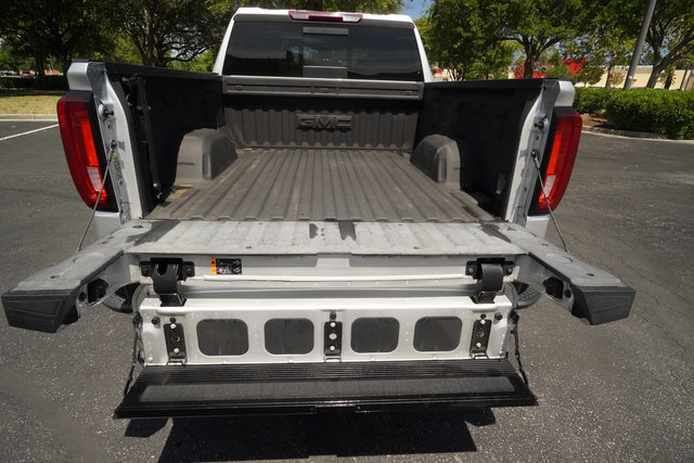 Used 2022 GMC Sierra 1500 SLT w/ SLT Premium Plus Package AWD/4WD image 11