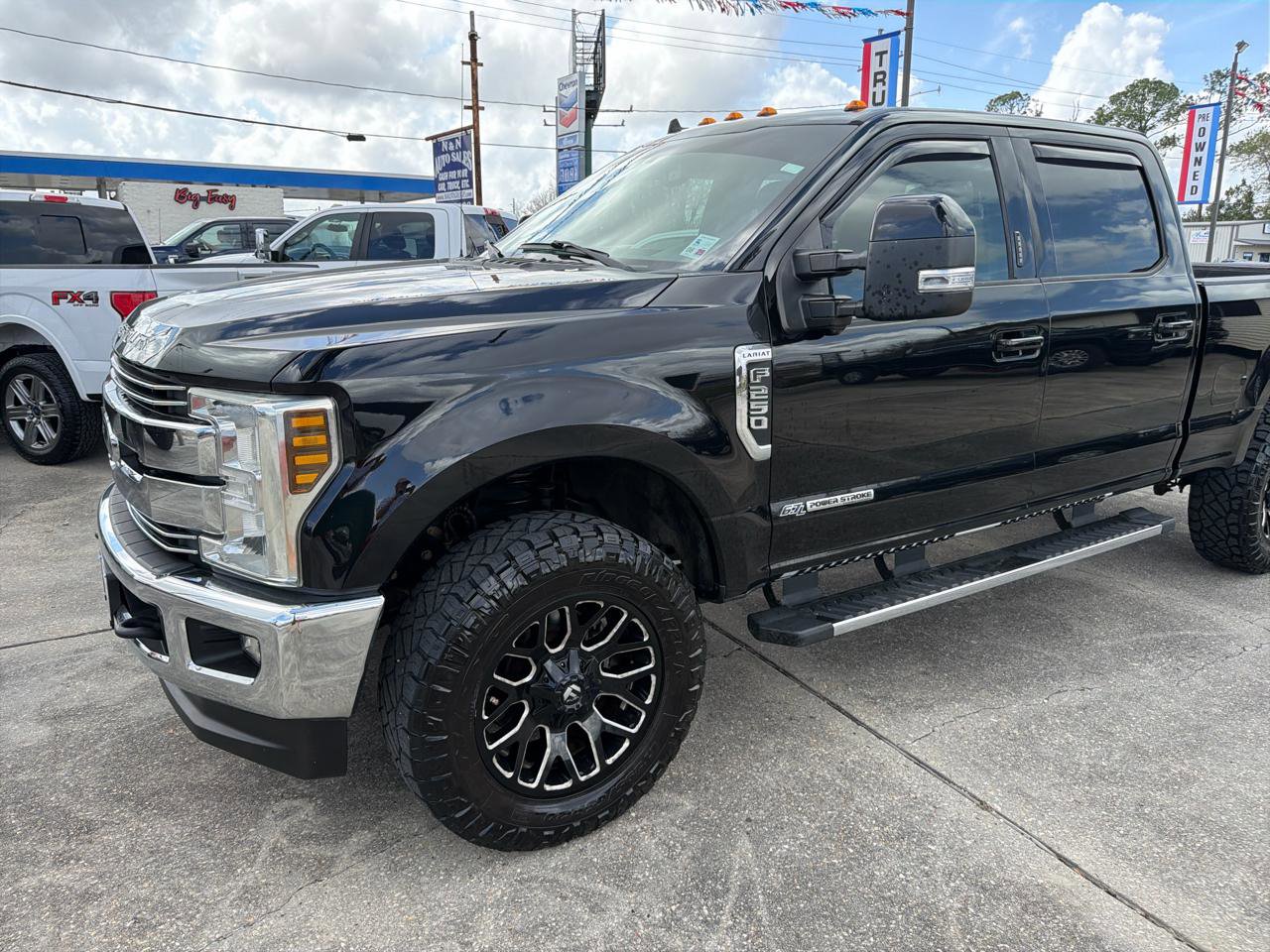 Used 2019 Ford F250 Lariat w/ Lariat Value Package AWD/4WD image 3
