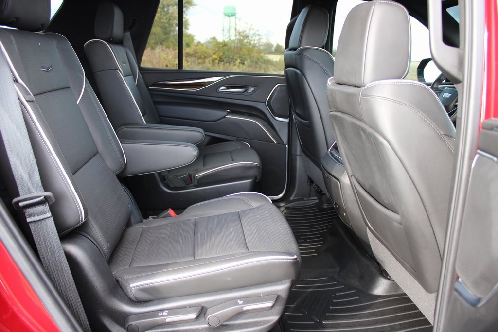 Used 2023 Cadillac Escalade Premium Luxury w/ Performance Package image 22